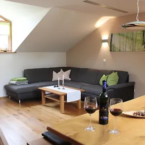Apartment Am Dreiseithof, Hauzenberg